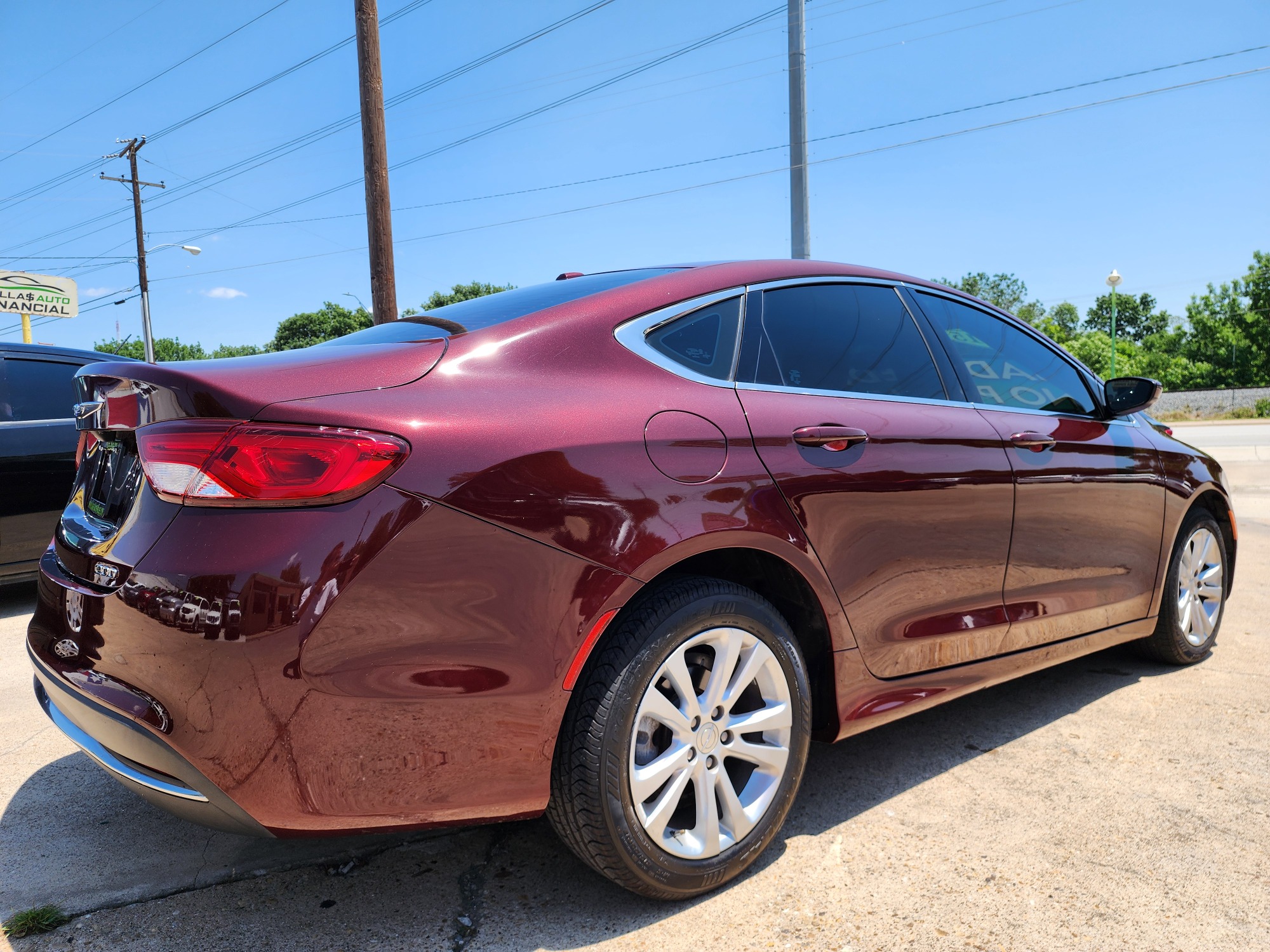 2015 Chrysler 200 Limited (1C3CCCABXFN) with an 2.4L L4 DOHC 16V engine, 9-Speed Automatic transmission, located at 2660 S.Garland Avenue, Garland, TX, 75041, (469) 298-3118, 32.885551, -96.655602 - Welcome to DallasAutos4Less, one of the Premier BUY HERE PAY HERE Dealers in the North Dallas Area. We specialize in financing to people with NO CREDIT or BAD CREDIT. We need proof of income, proof of residence, and a ID. Come buy your new car from us today!! This is a very well cared for 2015 Ch - Photo #3